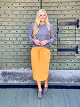 Load image into Gallery viewer, THE AMANDA BLOUSE (4 COLORS)